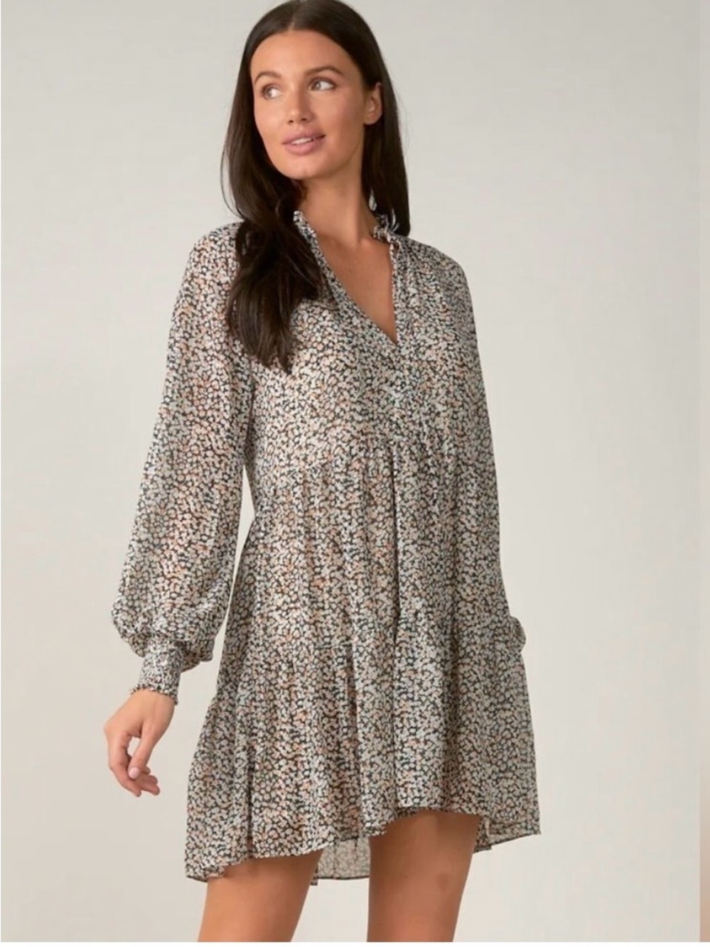 Elan Black and Beige Floral V-Neck Tiered Mini Dress